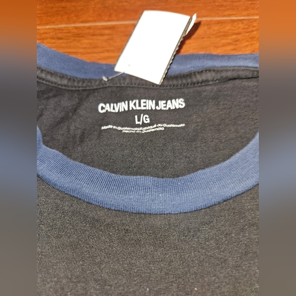 Calvin Klein Jeans T-shirt - Picture 2 of 3